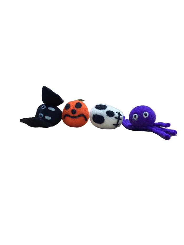 Halloween felt toys